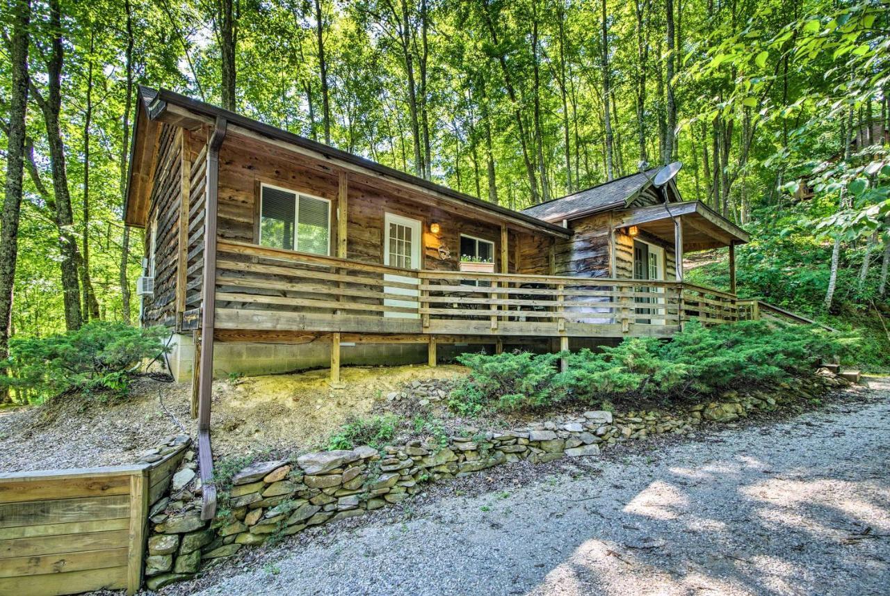 Cozy The Woodshop Cabin With Deck And Forest Views! Robbinsville Exteriör bild