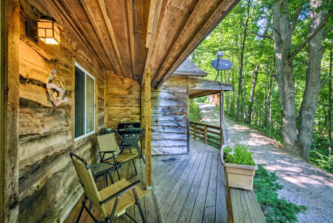 Cozy The Woodshop Cabin With Deck And Forest Views! Robbinsville Exteriör bild